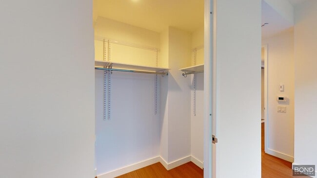 Building Photo - 635 W 59th St