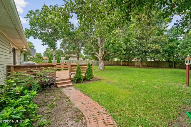Building Photo - 805 Deblea Ct
