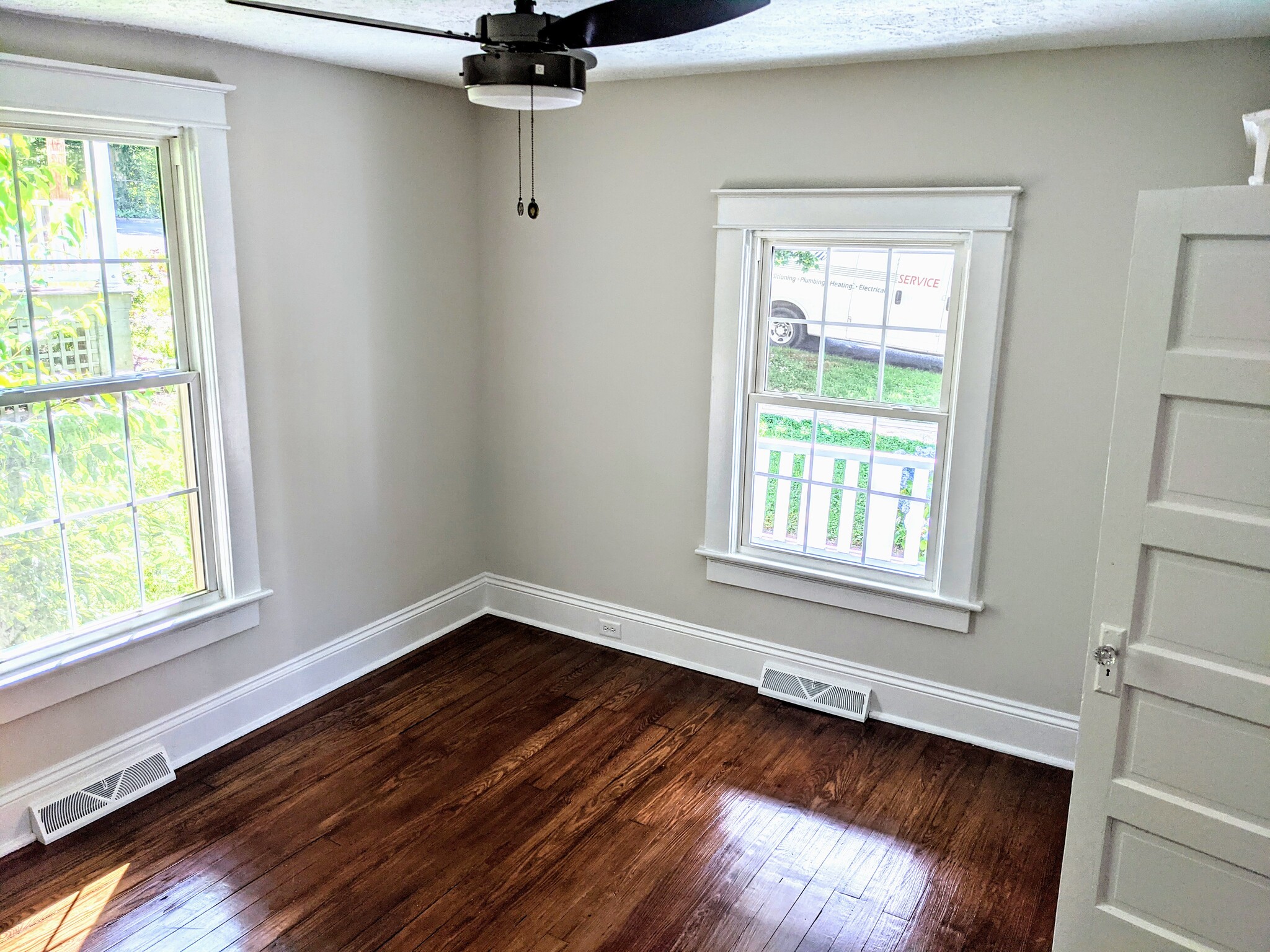 Second Bedroom - 802 Mansfield Ave