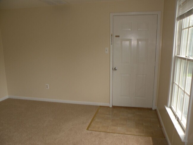 Building Photo - 7 Mosby Ct