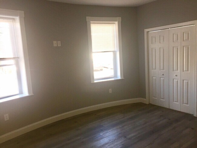 Building Photo - 7 Leicester St