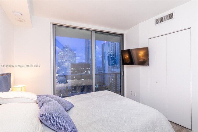 Building Photo - 801 S Miami Ave