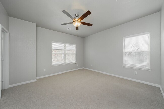 Building Photo - Spacious Townhome Available Now!
