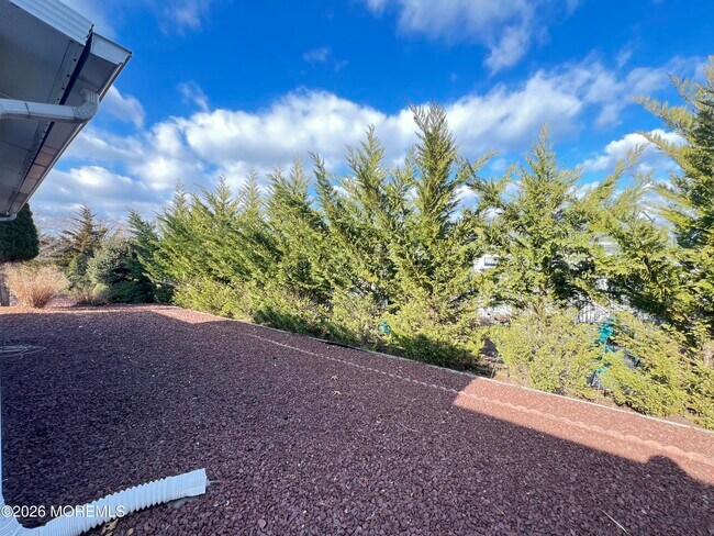 Building Photo - 9 Westport Dr