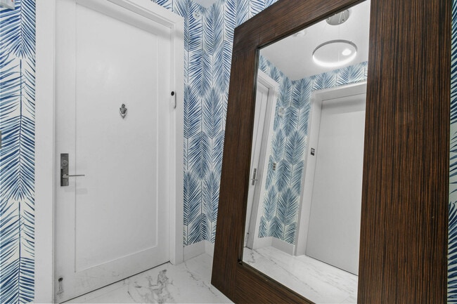 Building Photo - 1 Water Clb Wy