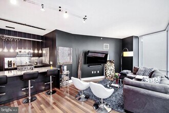 Building Photo - 1414 S Penn Square