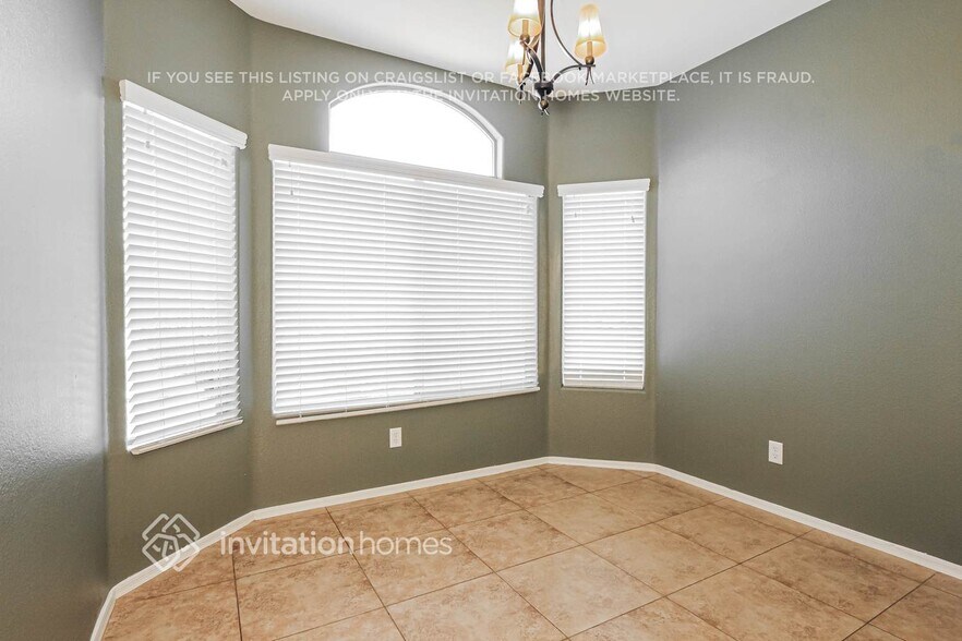 Building Photo - 14611 W Acapulco Ln