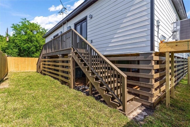 Building Photo - 10309 Teneha Dr