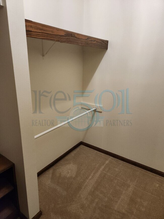 Building Photo - RARE exquisite home on acreage in the heart of West Little Rock!