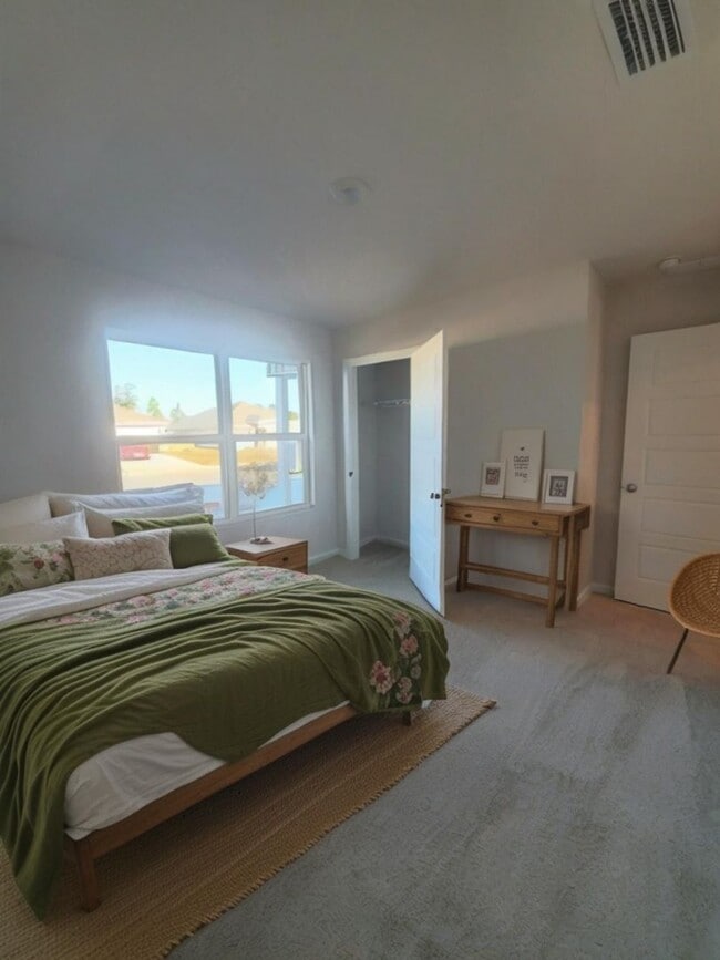 Building Photo - Newer 4 Bedroom, 2 Bath Smart Home located in the perfect location of Pensacola!