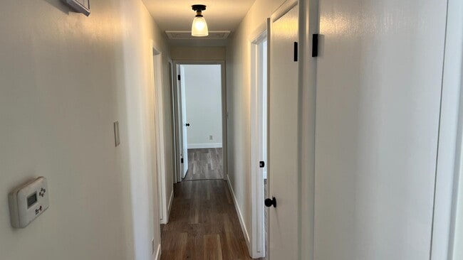 Building Photo - 1597 Navajo Dr