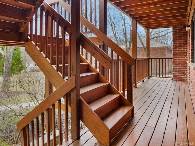 Building Photo - 430 Somerset Dr