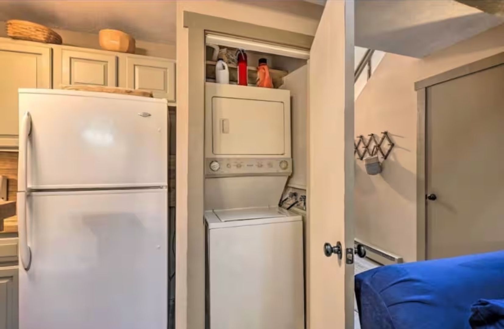 Building Photo - 44 Snow Plow Hill