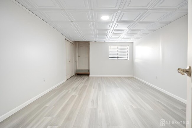 Building Photo - 424 Middlewood Rd