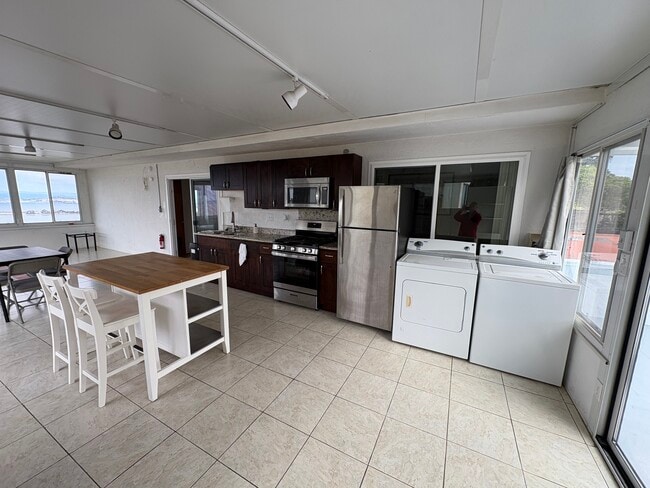 Building Photo - 721 Hillside Ave