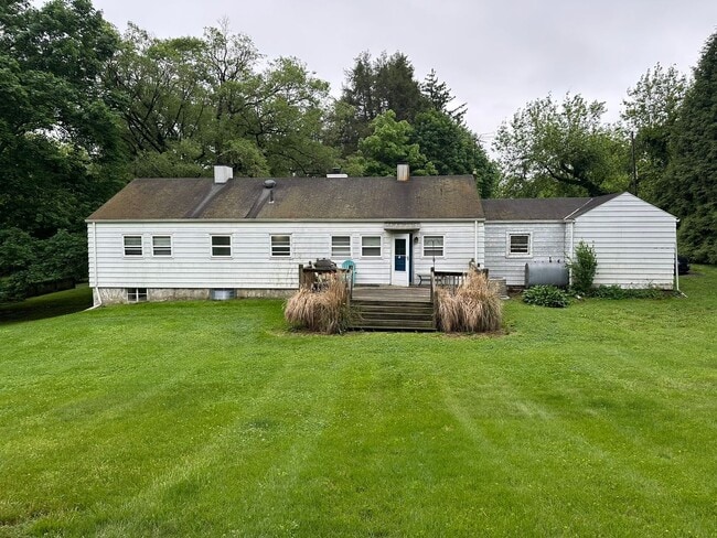 Building Photo - Rarely Available Ruxton Rental