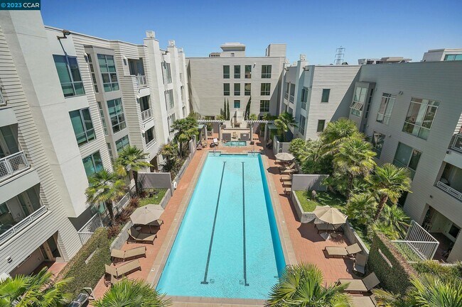Building Photo - 1655 N California Blvd