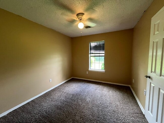 Building Photo - Renovated 3 Bedroom 1.5 Bath Home for Rent!!