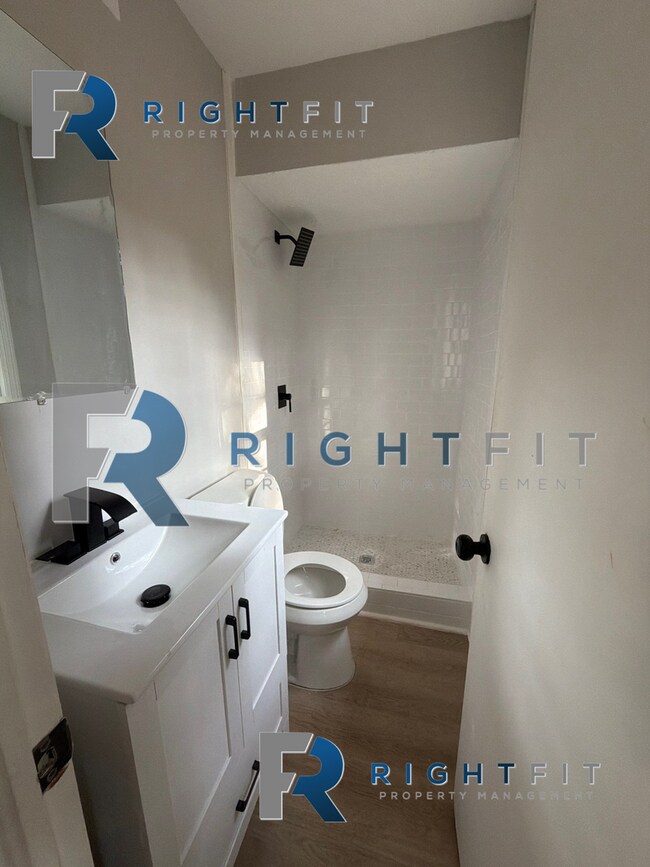 Building Photo - Cozy Columbus Home