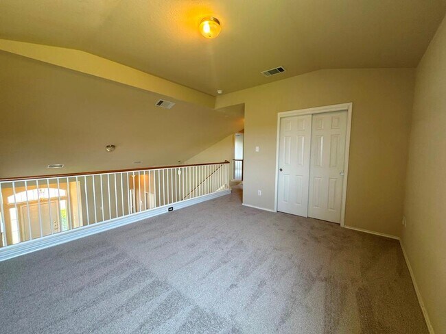 Building Photo - 1005 Gentry Dr