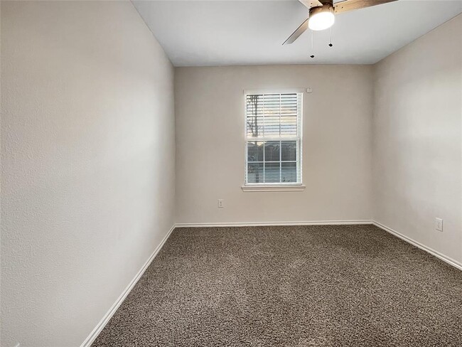 Building Photo - 705 Farmstead Wy