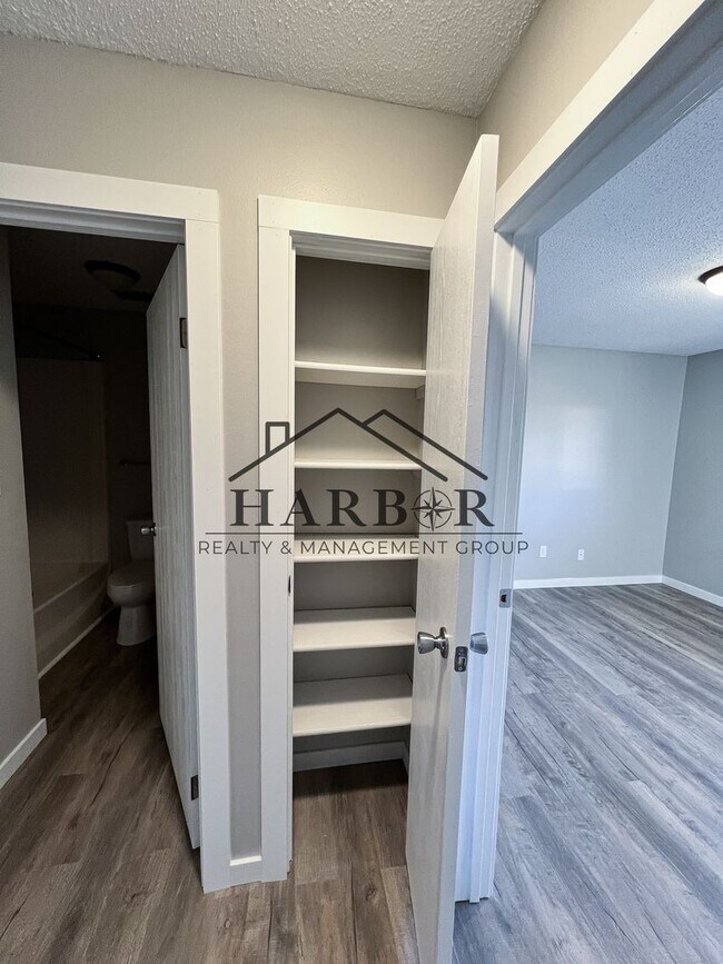 Building Photo - 1 Bedroom 1 Bath - New Avon - SPECIAL: App...