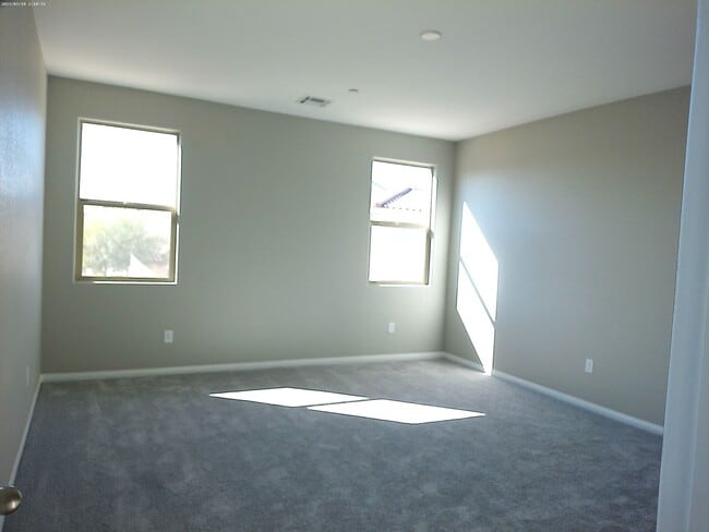 Building Photo - 6607 Dove Pt Pl