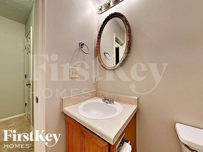 Building Photo - 1998 Glenwood Downs Dr