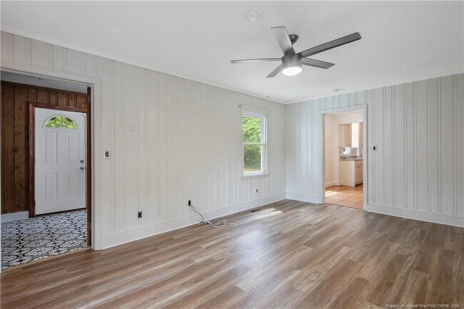Building Photo - 415 Vista Dr