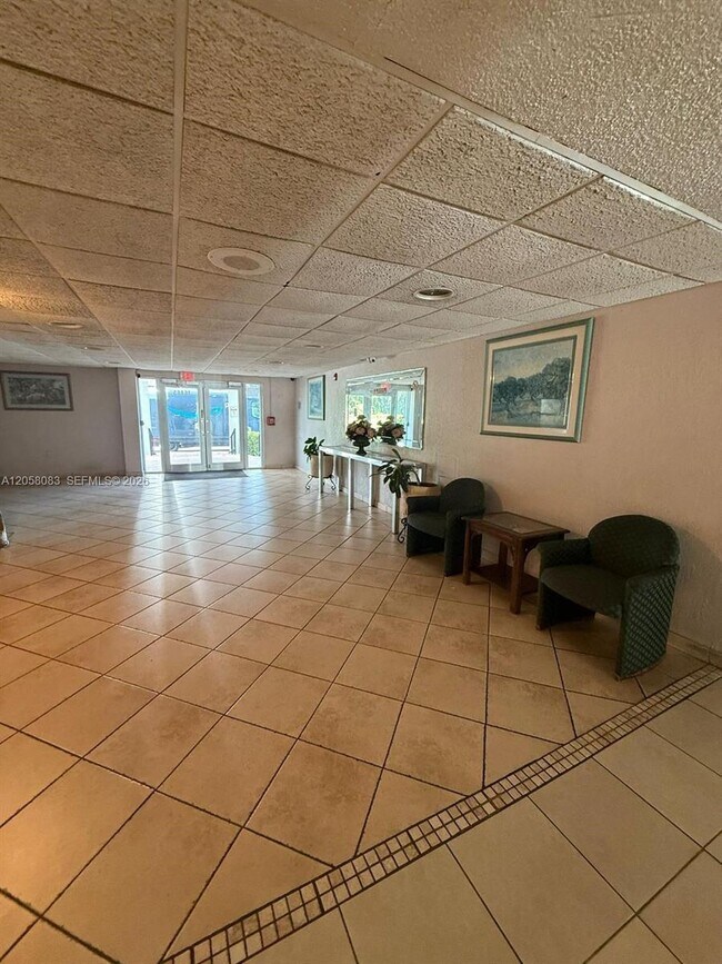 Building Photo - 16465 NE 22nd Ave