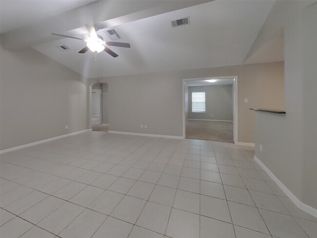 Building Photo - 328 Summer Horse Dr