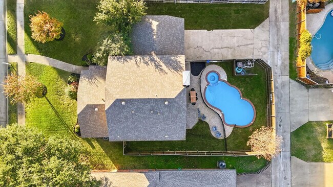 Building Photo - 3533 Arbuckle Dr