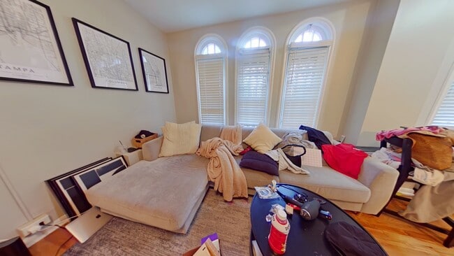 Interior Photo - 601 W. Deming Pl