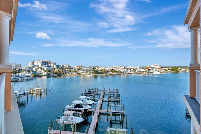 Building Photo - 530 S Gulfview Blvd