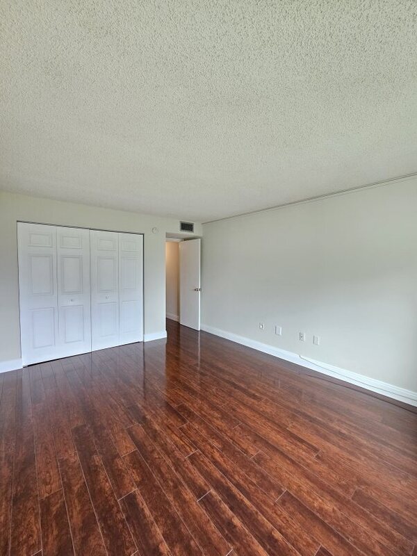 Building Photo - 4595 Chancellor St NE