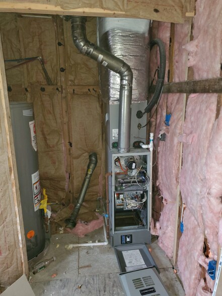 Building Photo - 2925 Colorado Ave