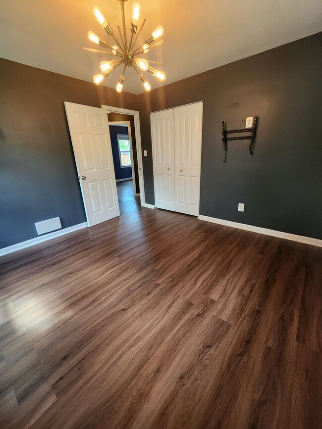 Building Photo - Beautifully Updated 3 Bedroom Home in Parma Heights
