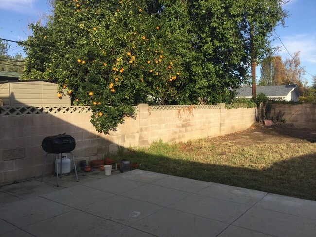 Building Photo - 23301 Hamlin St