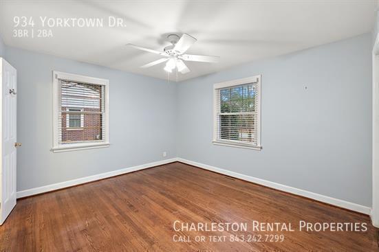 Building Photo - 934 Yorktown Dr