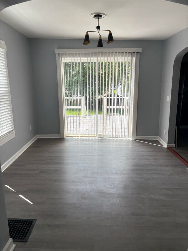 Building Photo - 204 Mariposa St