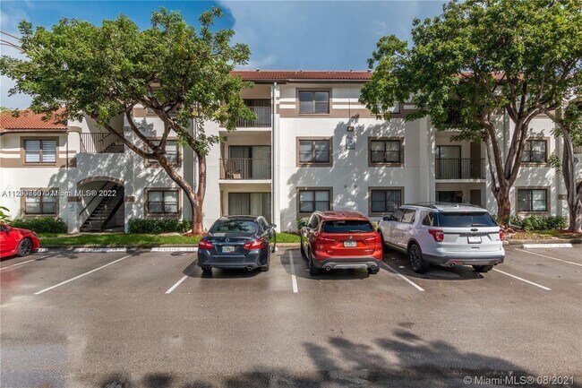 Building Photo - 570 S Park Rd