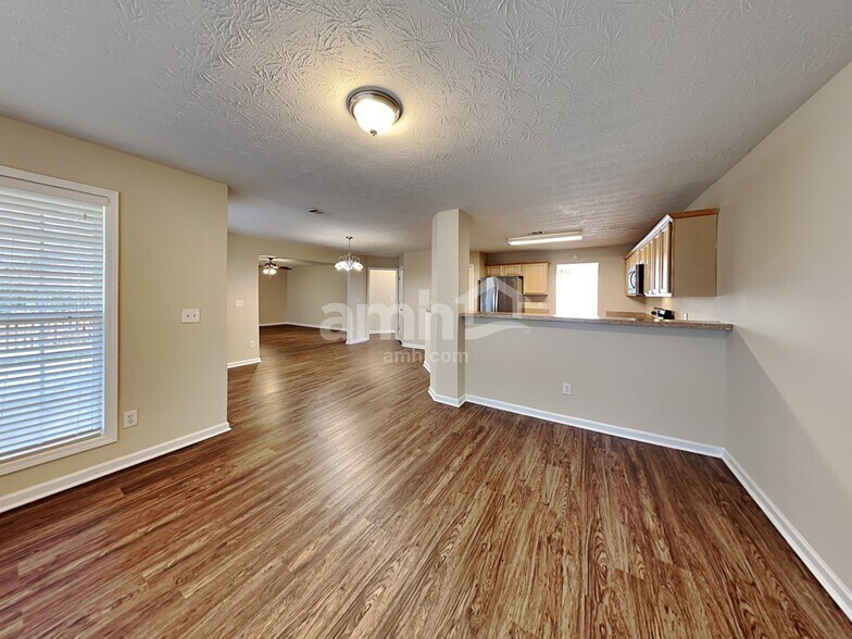 Building Photo - 501 Hawk Eye Ct