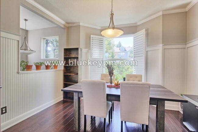Building Photo - 3 Bed, 2.5 Bath Townhome in Hillsboro Near...