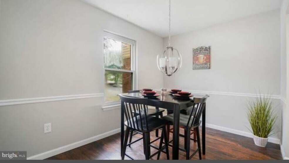 Building Photo - 1847 Hawk Ct