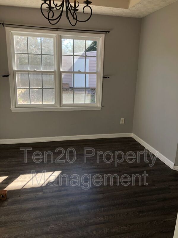 Building Photo - 6028 N Pointe Dr