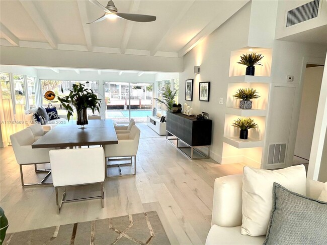 Building Photo - 2424 Tortugas Ln