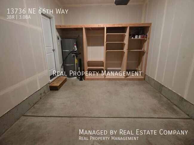 Building Photo - 13736 NE 66th Wy