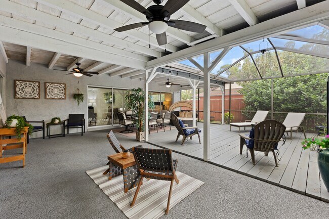 Building Photo - 5136 Beechwood Rd