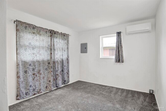 Building Photo - 51 Adkinson Dr