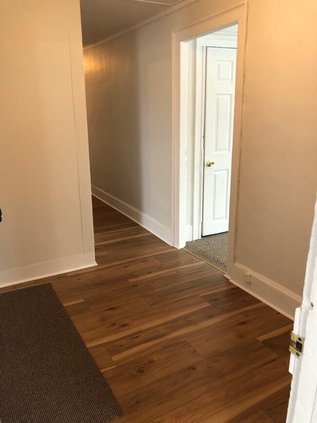 Building Photo - 40 Railroad St